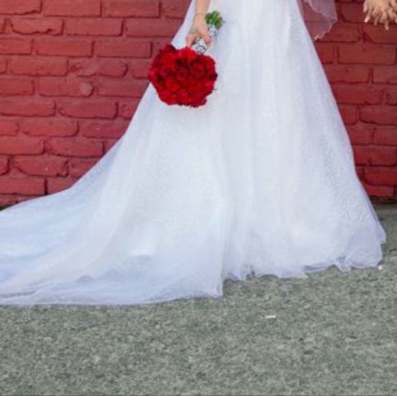 Wedding Dress - Picture 9 of 12